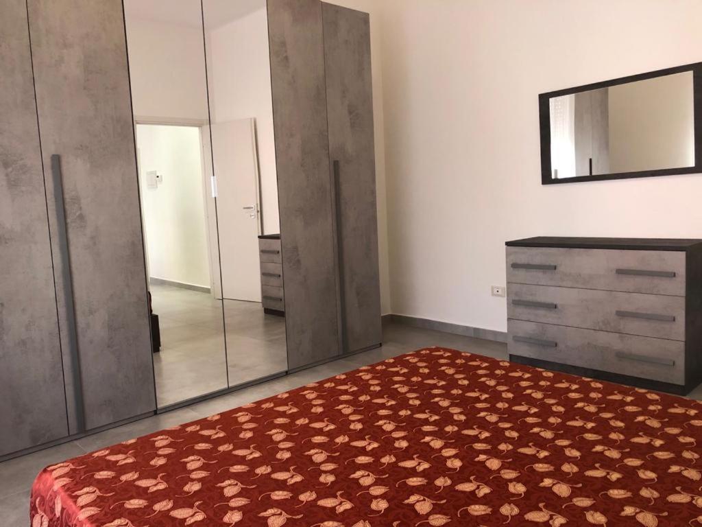 One-Bedroom Apartment,1001915565:JPEG