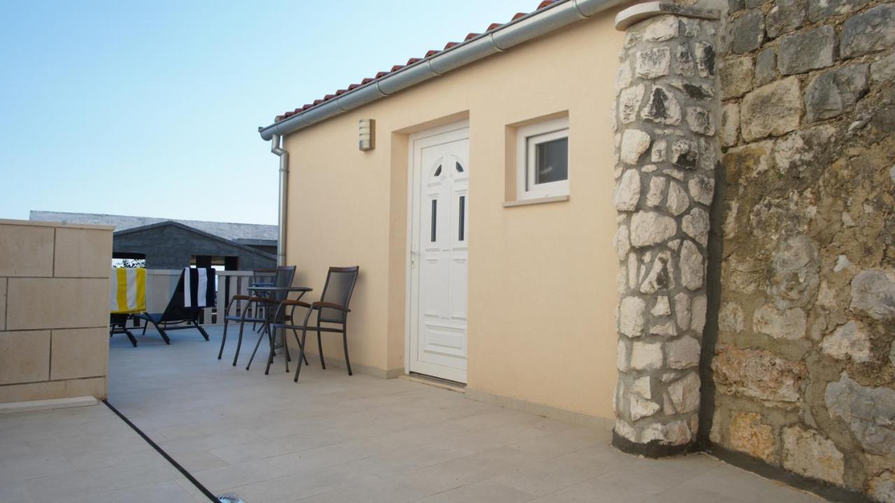 Habitación Individual con terraza compartida