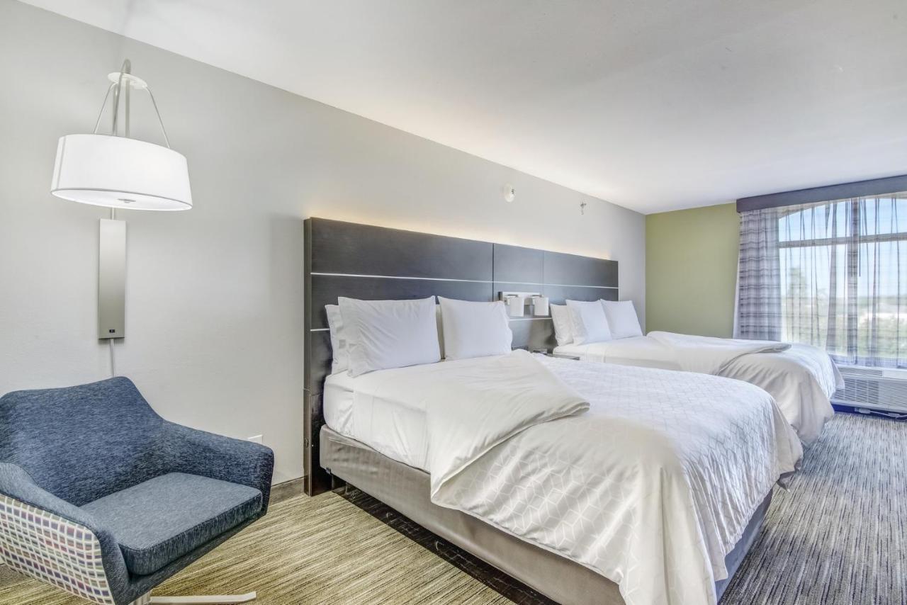 Standard Queen Room with Two Queen Beds
