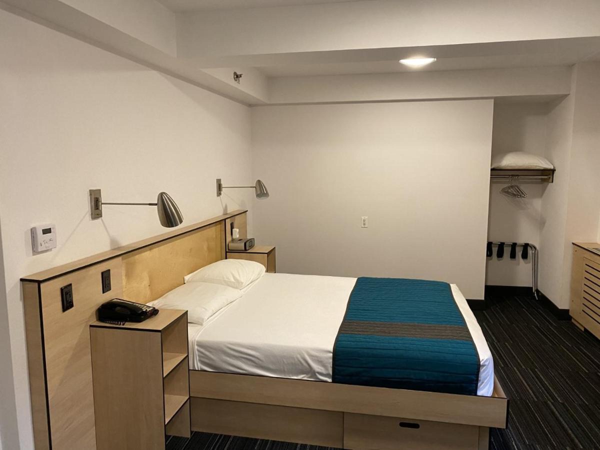 Cápsula Acessível para Hóspedes com Mobilidade Reduzida com Cama Queen-size