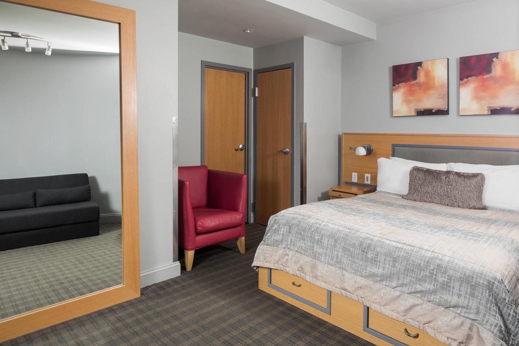Queen Cabin (No Windows)