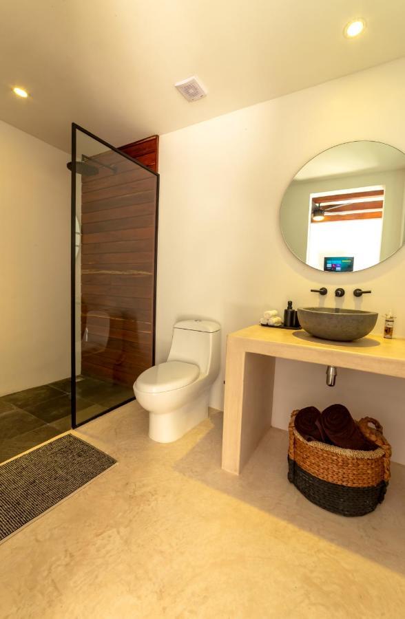 Chambre Lit King-Size - Vue sur Piscine