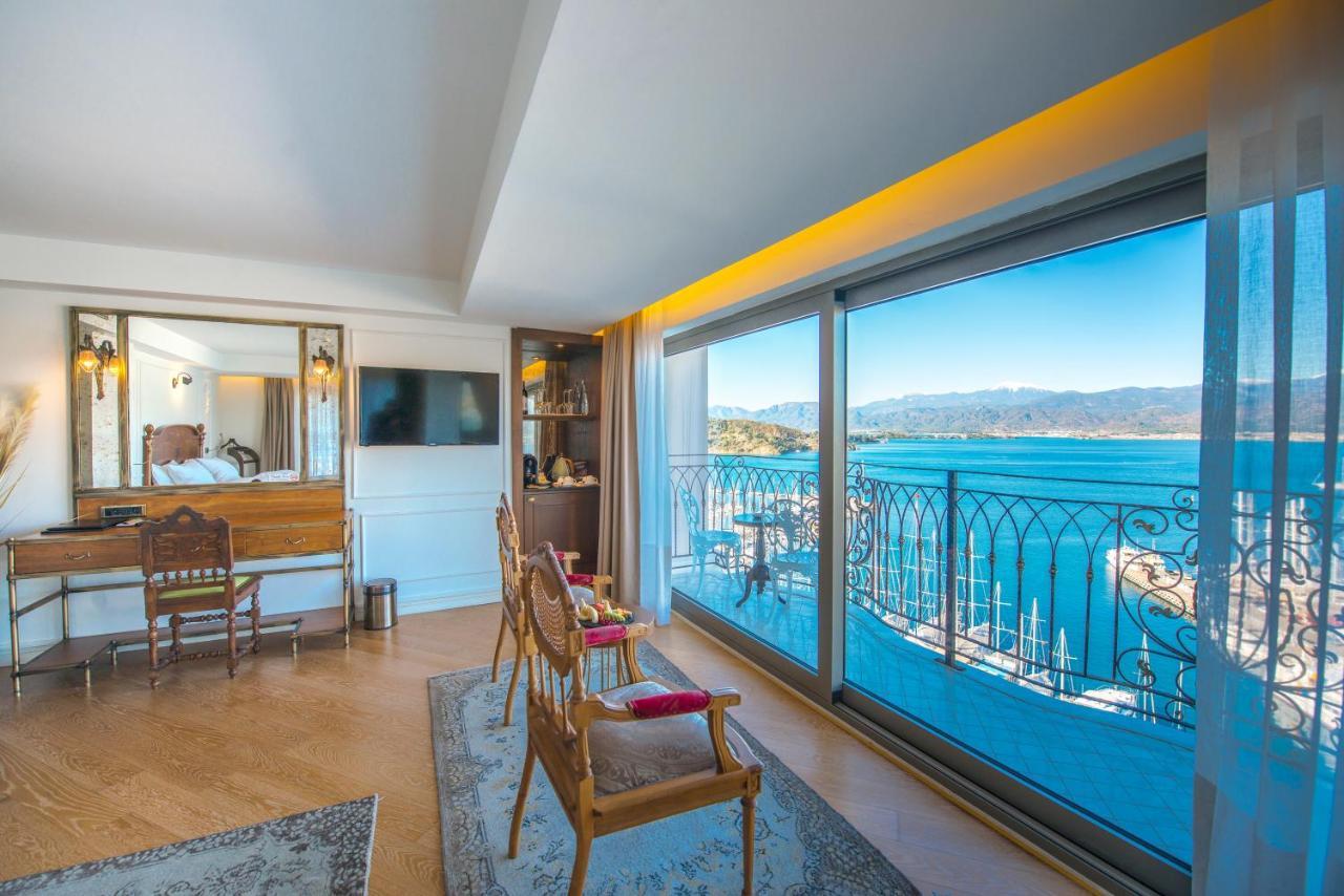 Habitación Deluxe con bañera de hidromasaje y vistas al mar