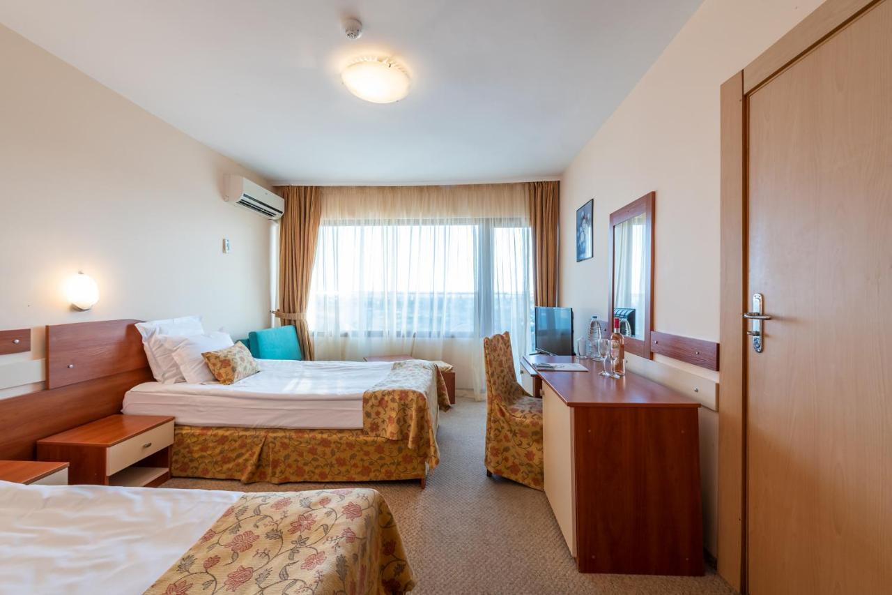 Doppelzimmer mit seitlichem Meerblick
