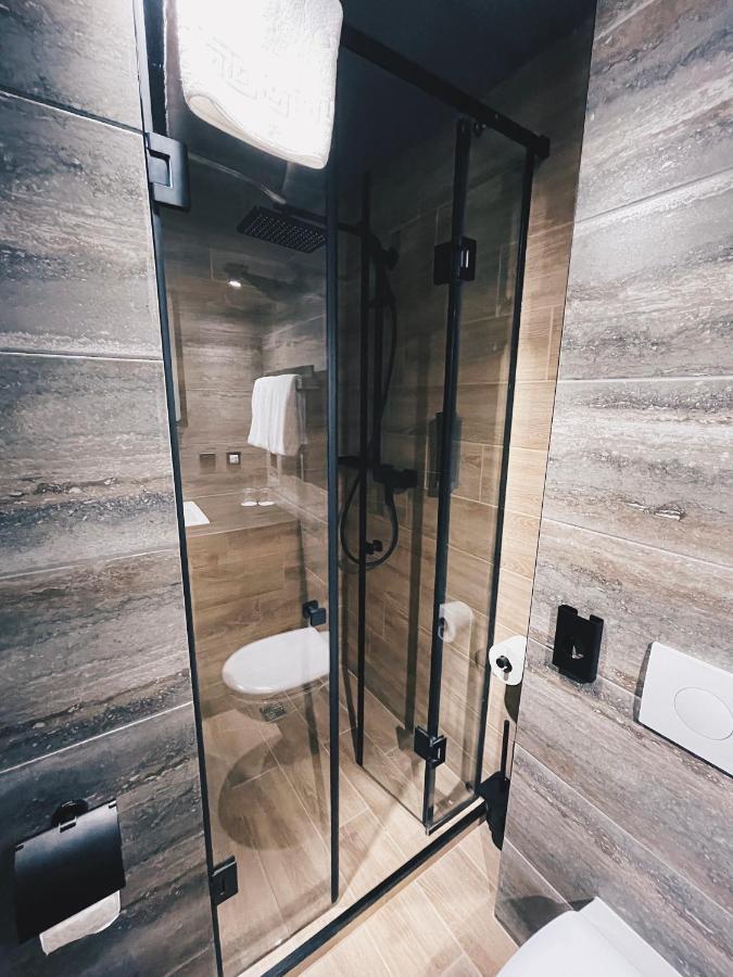 Small Double Room without Window