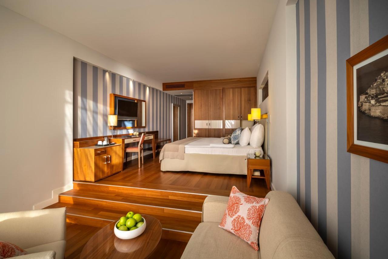 Kamer op V Level voor 2+1 Personen met Uitzicht op de Zee