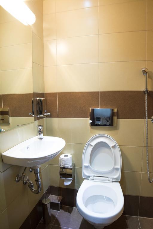 Chambre Double avec Salle de Bains et Balcon