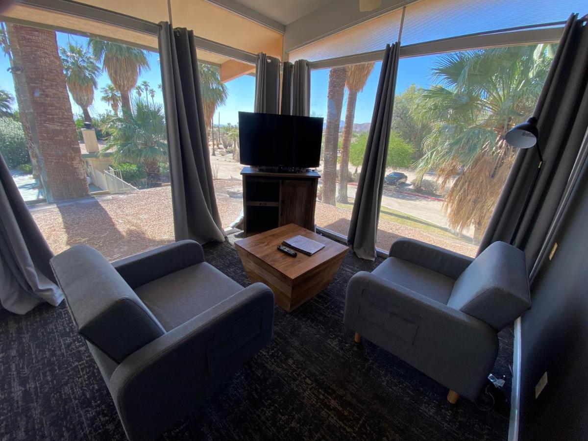 Queen Room with Pool View