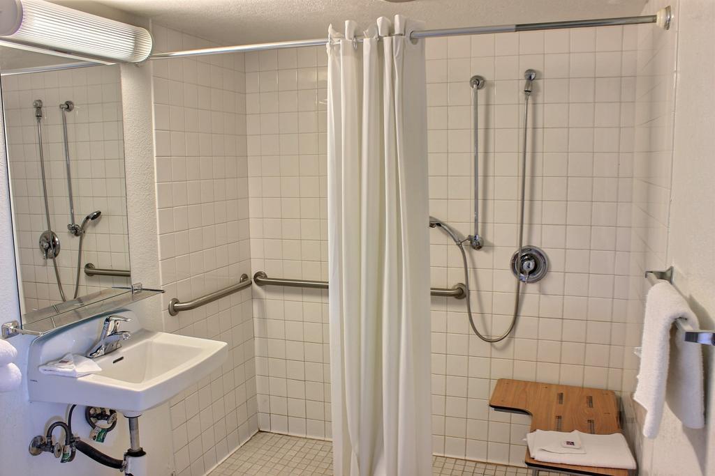 Quadruple Room - Disability Access - Roll in Shower
