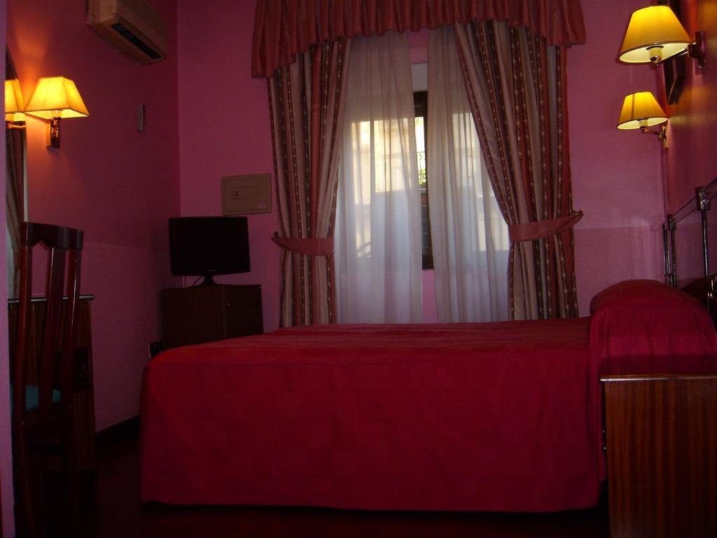 Camera Matrimoniale/Doppia con Letti Singoli