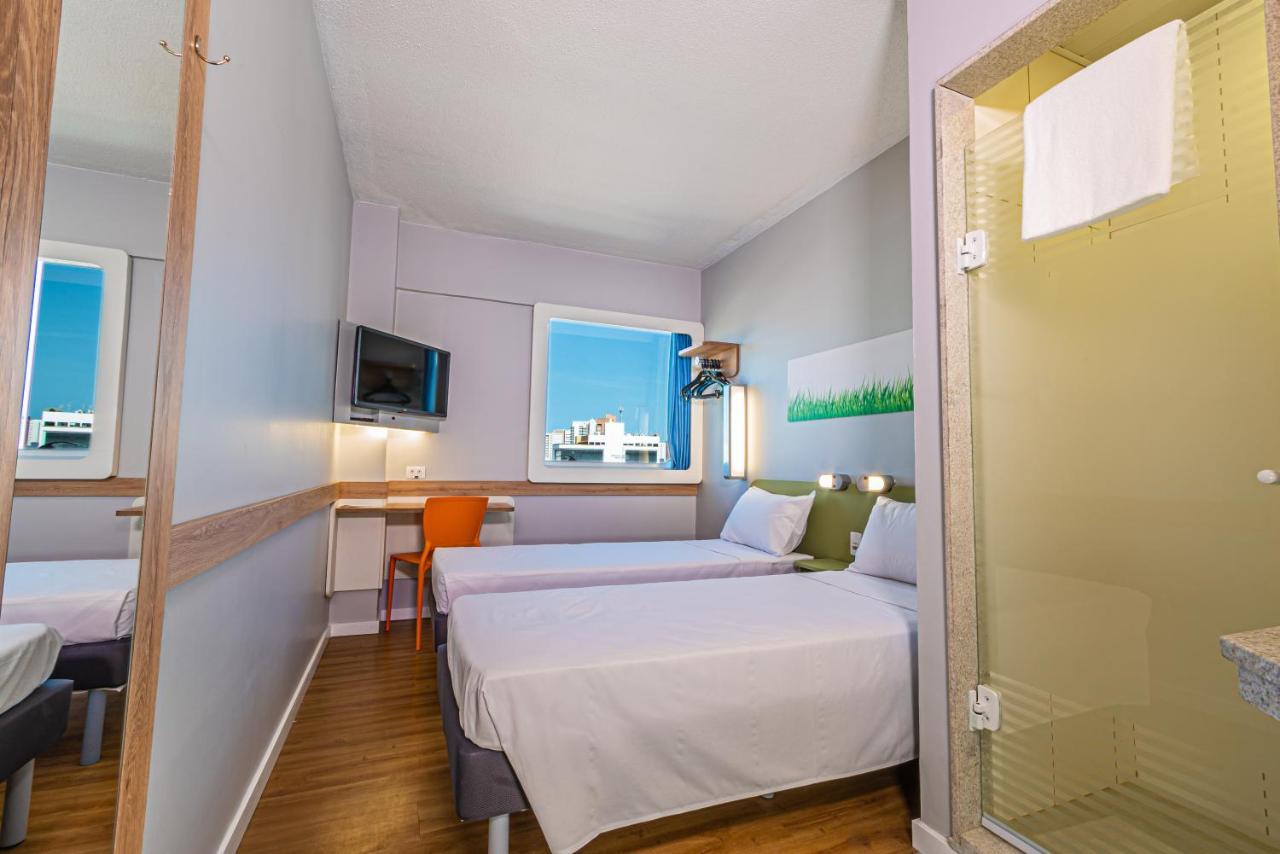 Quarto Twin Standard