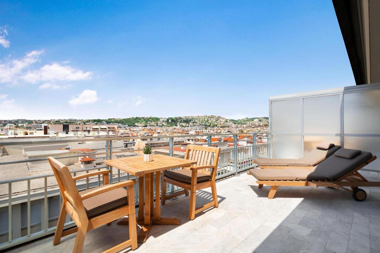 Chambre Lit King-Size Exécutive – Vue sur Ville