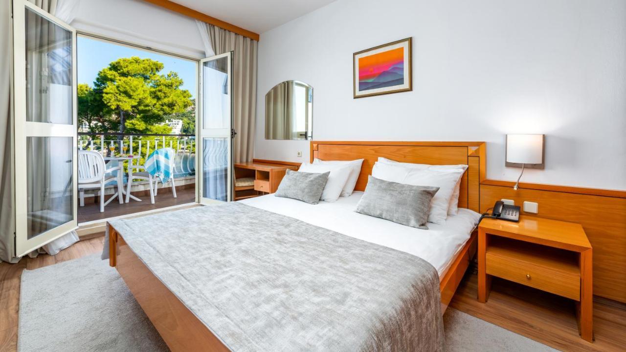 Romantic Double Room with Sea View and Balcony