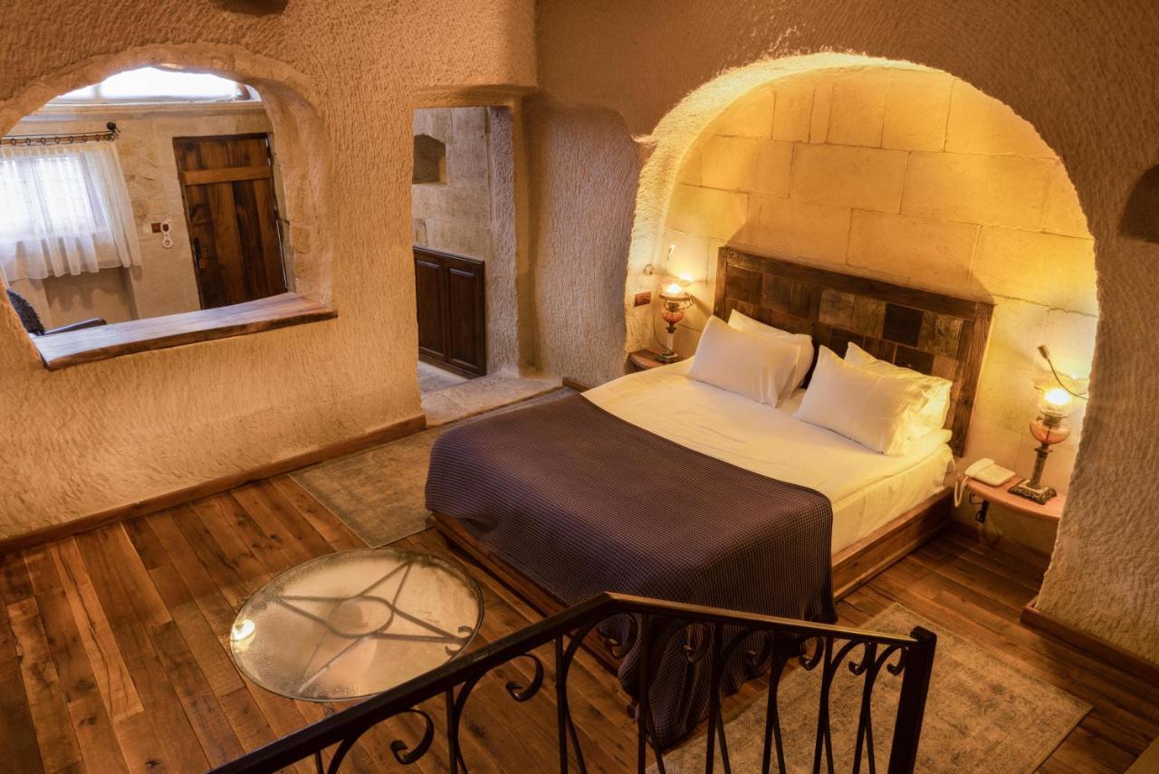 Deluxe Suite with Spa Bath
