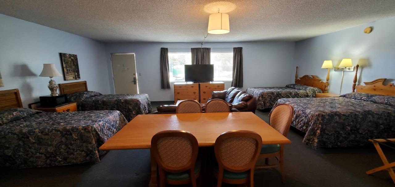 Family Room,1181720440:JPEG