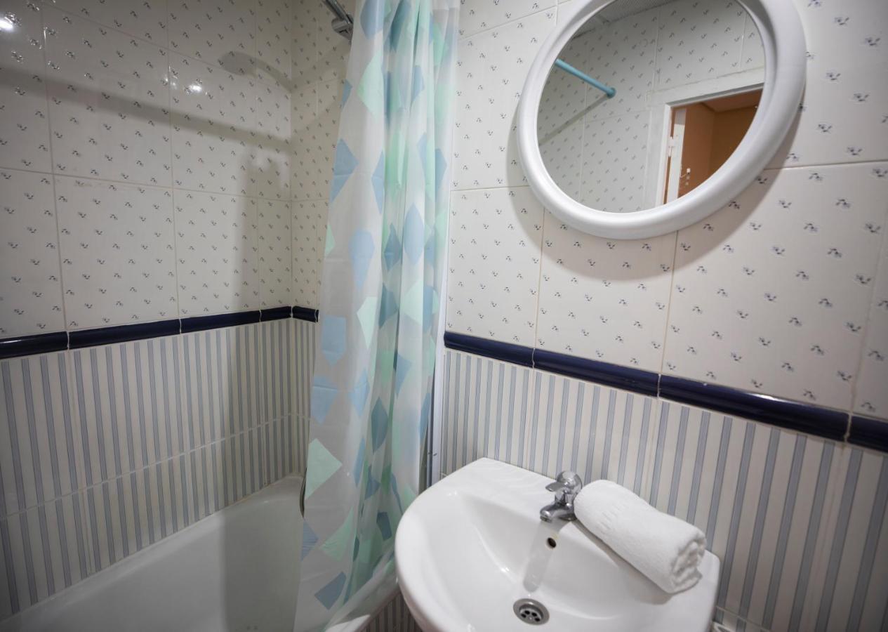 Habitación Doble con baño privado - 2 camas