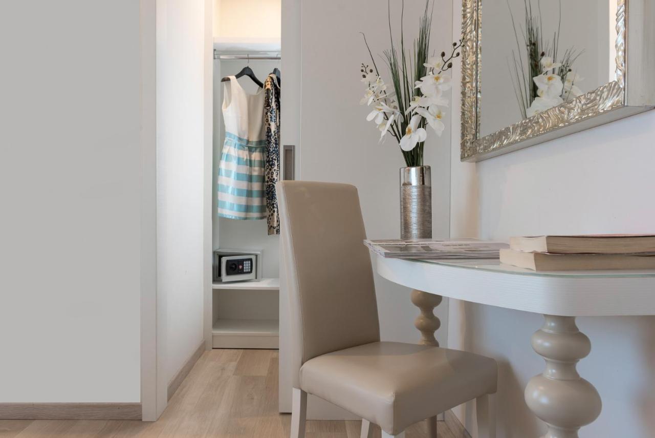 Superior Double or Twin Room with Side Sea View,1194590206:JPEG