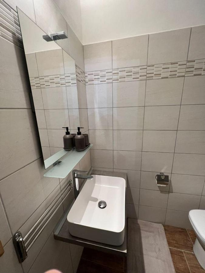 Camera Singola con Bagno in Comune