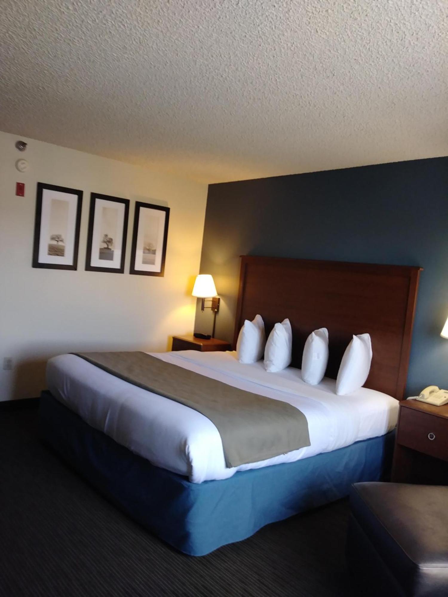 King Room - Mobility Access/Non-Smoking