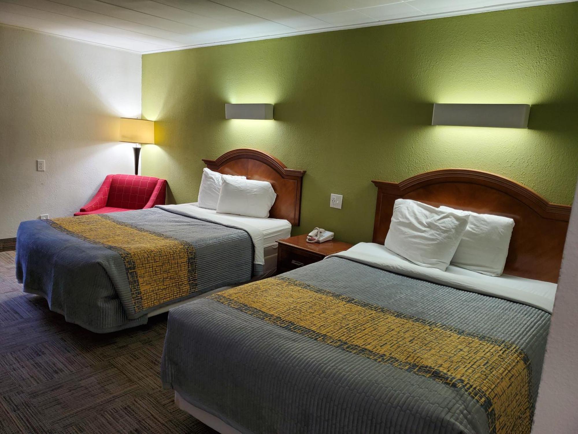 Queen Room with Two Queen Beds-Non-Smoking