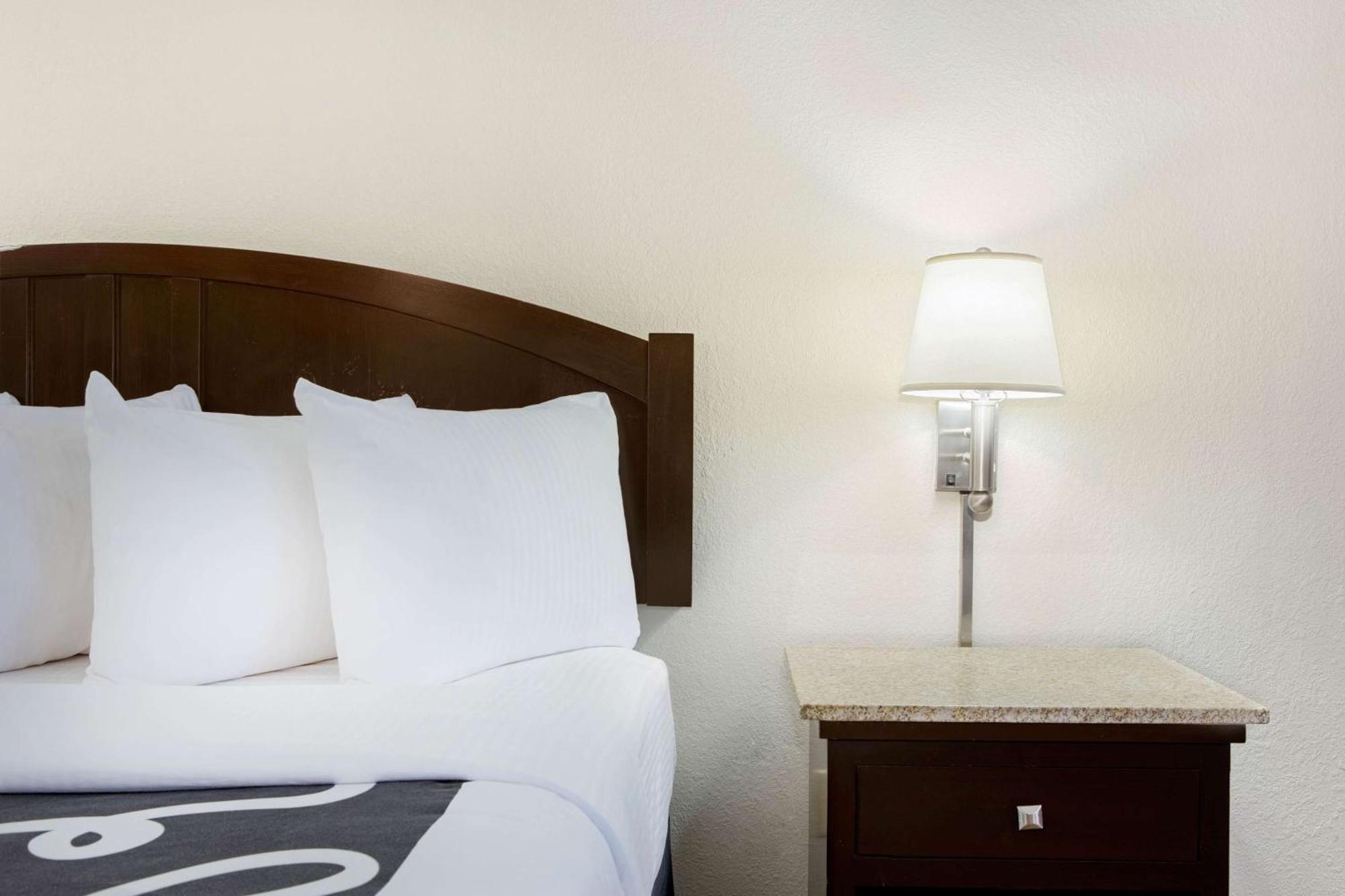 Queen Room - Mobility Access/Non-Smoking