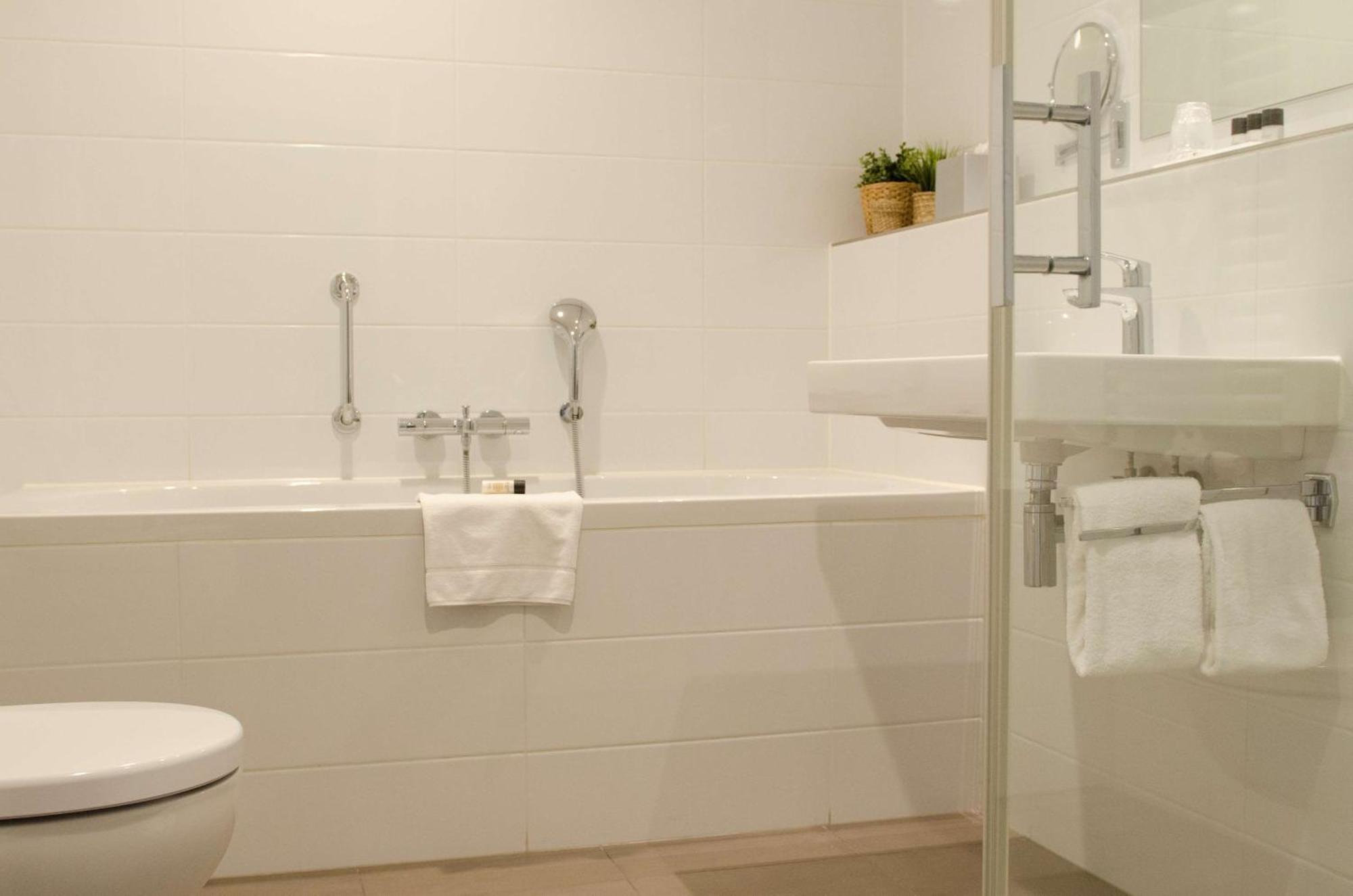 Executive King Room - Non-Smoking,1219150984:JPEG