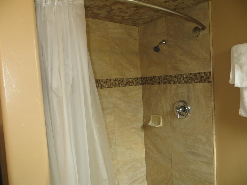 Deluxe Queen Room with Two Queen Beds