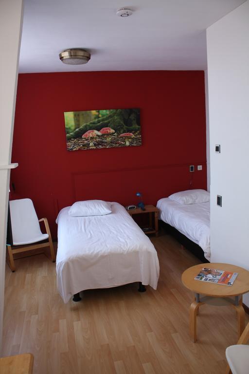 Tweepersoonskamer met 2 Aparte Bedden