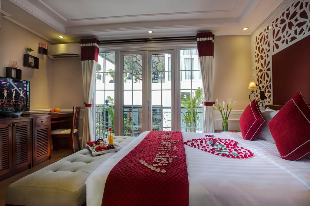 Junior Suite with Balcony