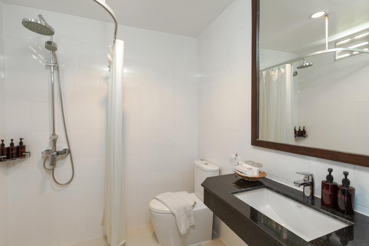 Superior Twin Room with Partial Ocean View