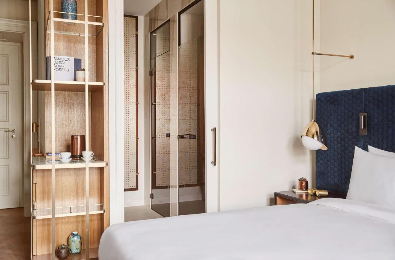Zimmer mit Kingsize-Bett und Aussicht