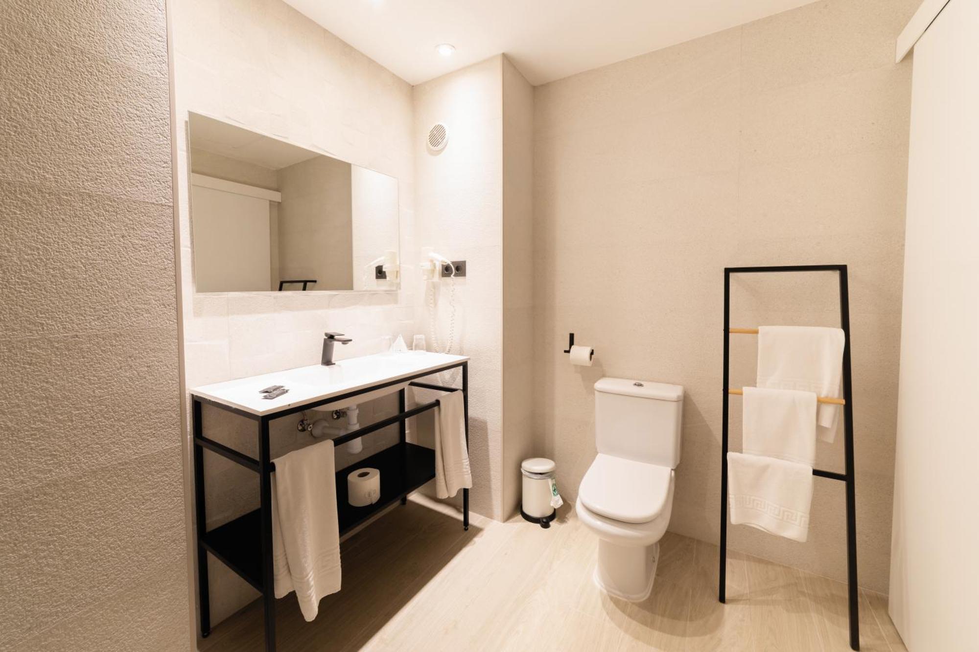 Standard Double or Twin Room with Sea View