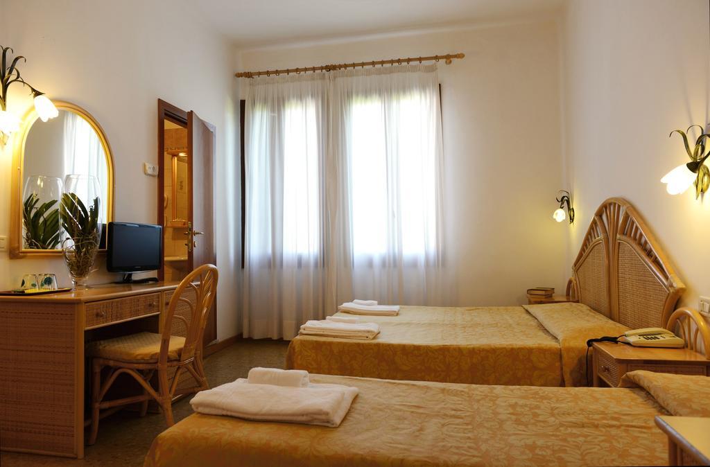 Dreibettzimmer