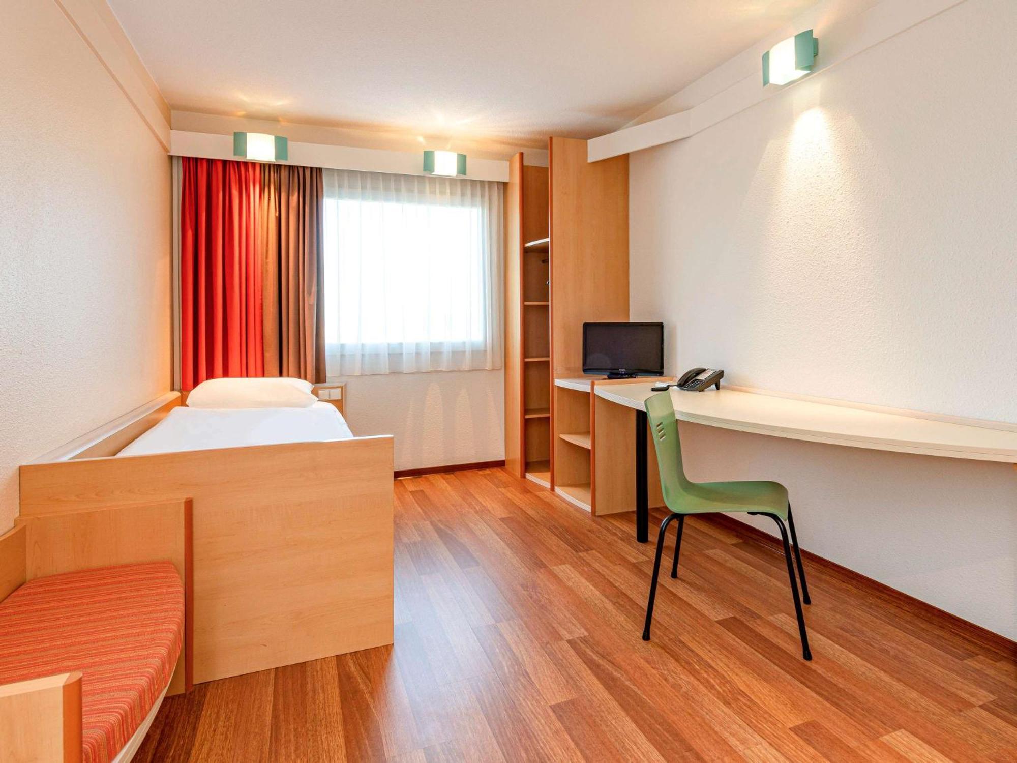 Chambre Simple - Accessible aux Personnes à Mobilité Réduite