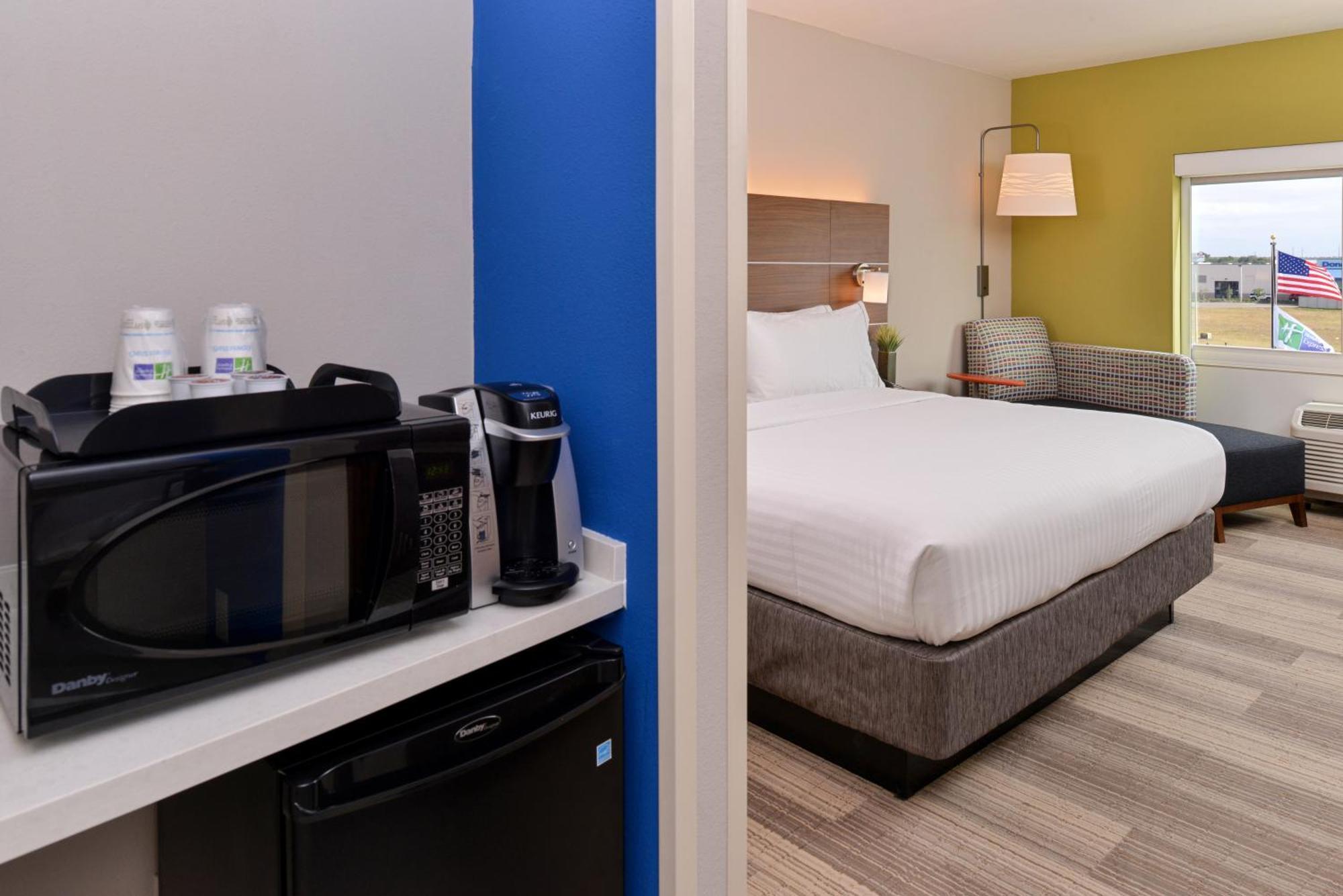 Standard King Room - Communications Accessible