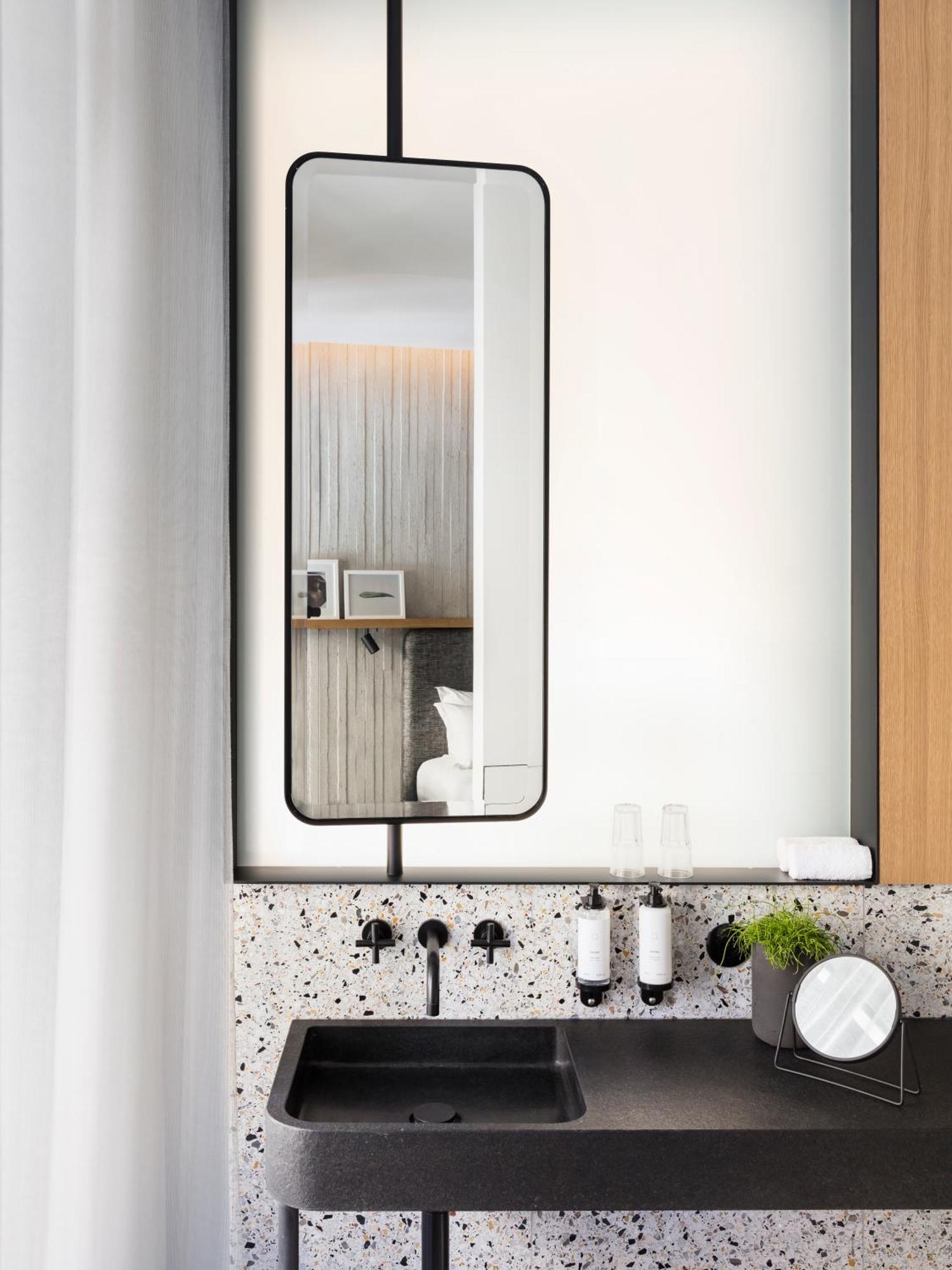 Double Room,1279089421:JPEG