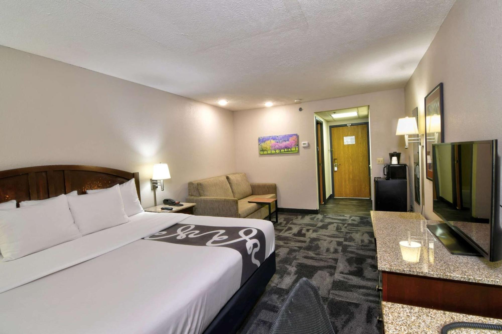 Executive King Room - Non-Smoking