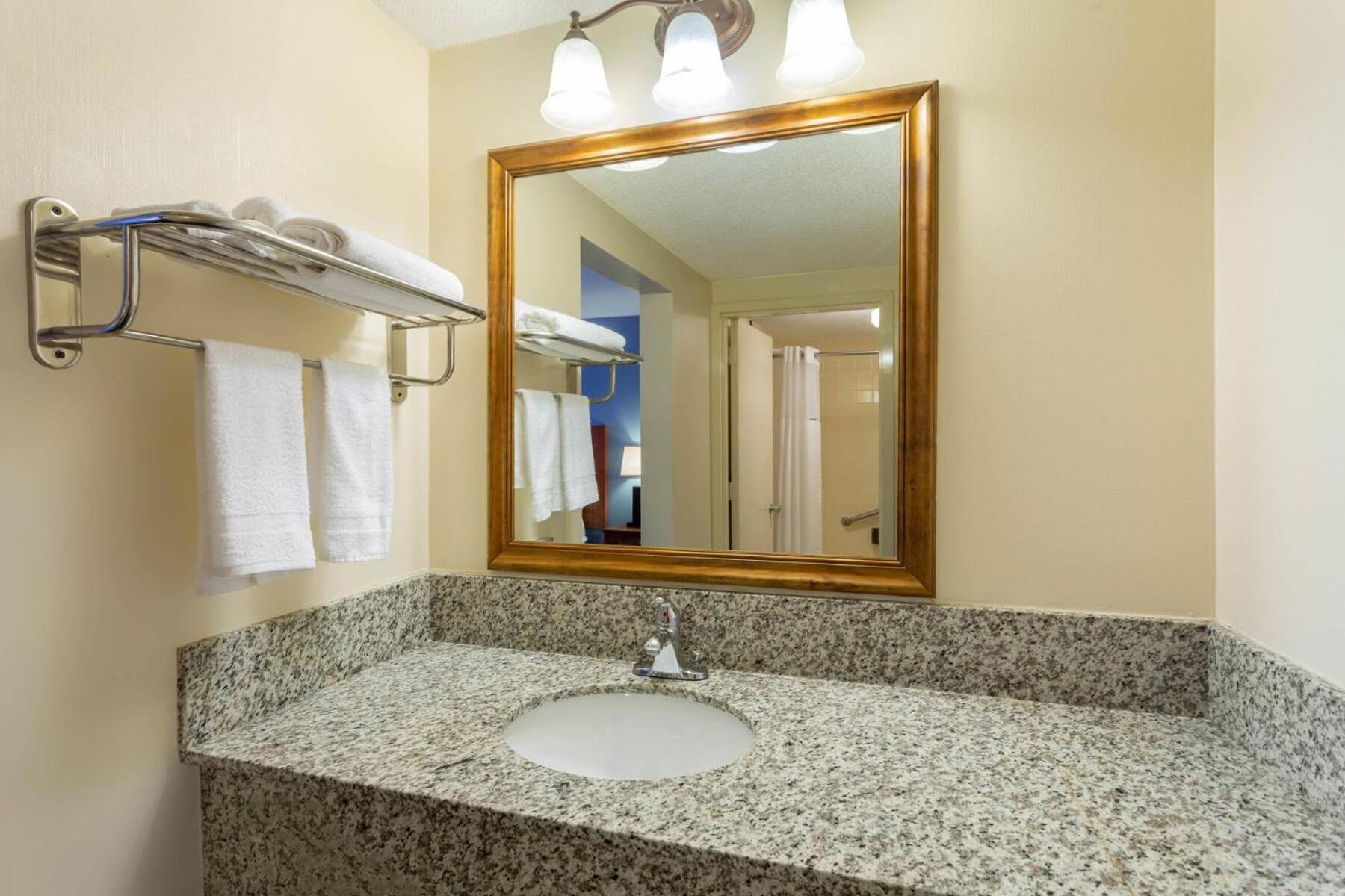 Double Room with Two Double Beds - Disability Access/Non-Smoking