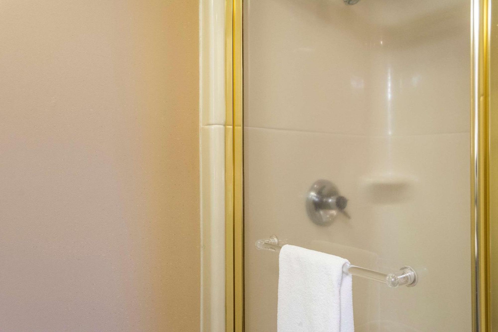 Double Room with Two Double Beds - Non-Smoking
