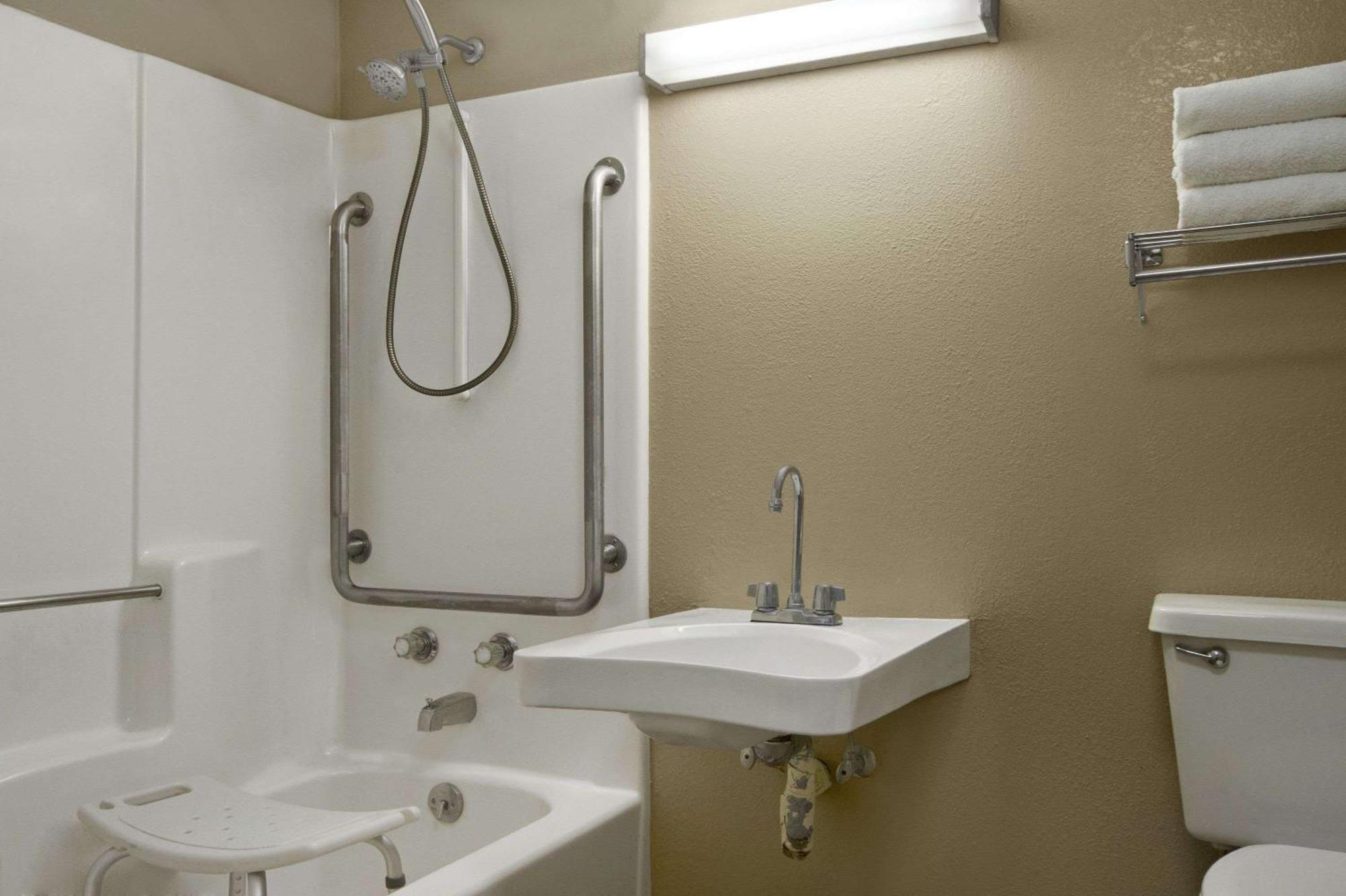 King Room - Mobility Access/Non-Smoking