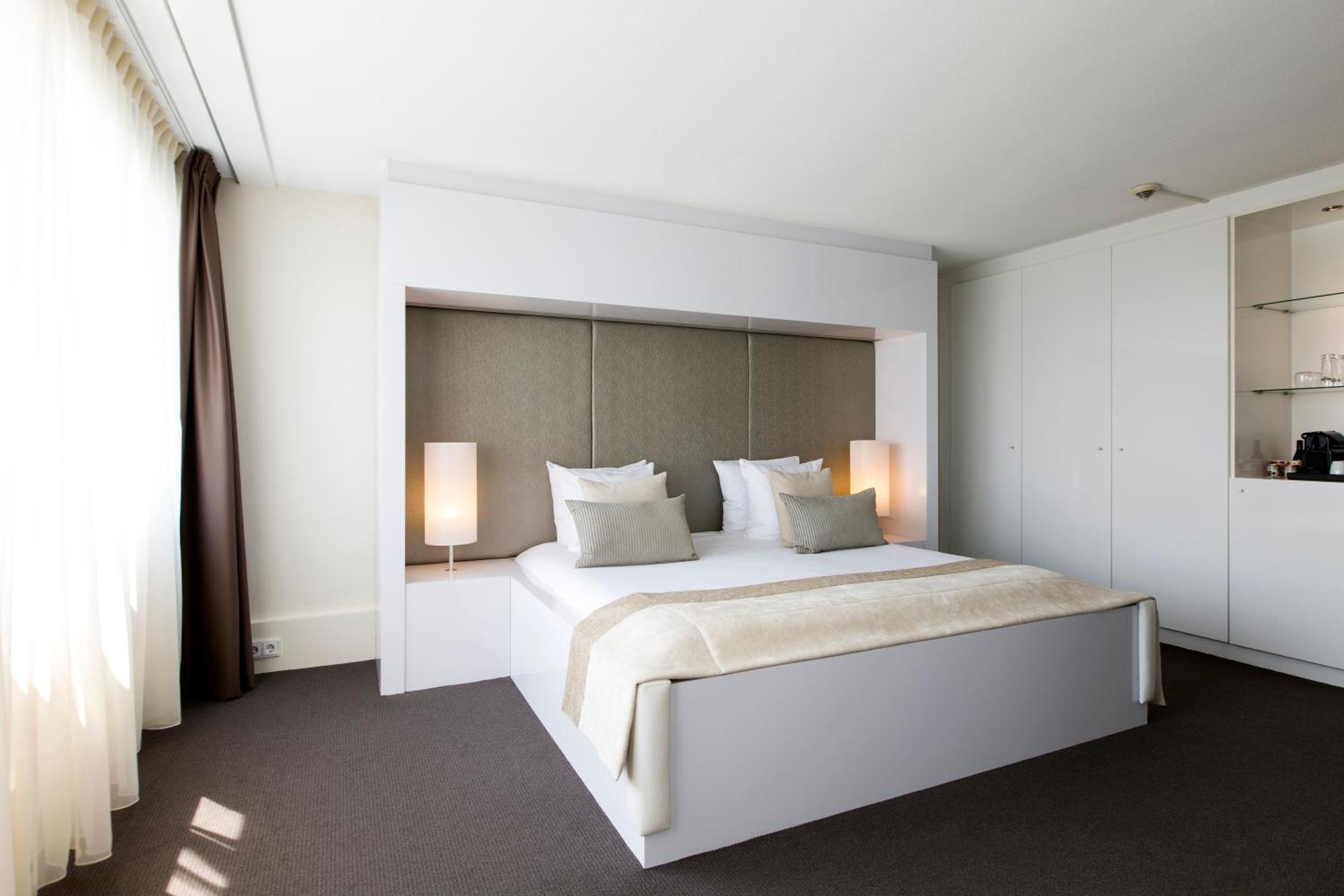 King Suite with City View,1605367566:JPEG