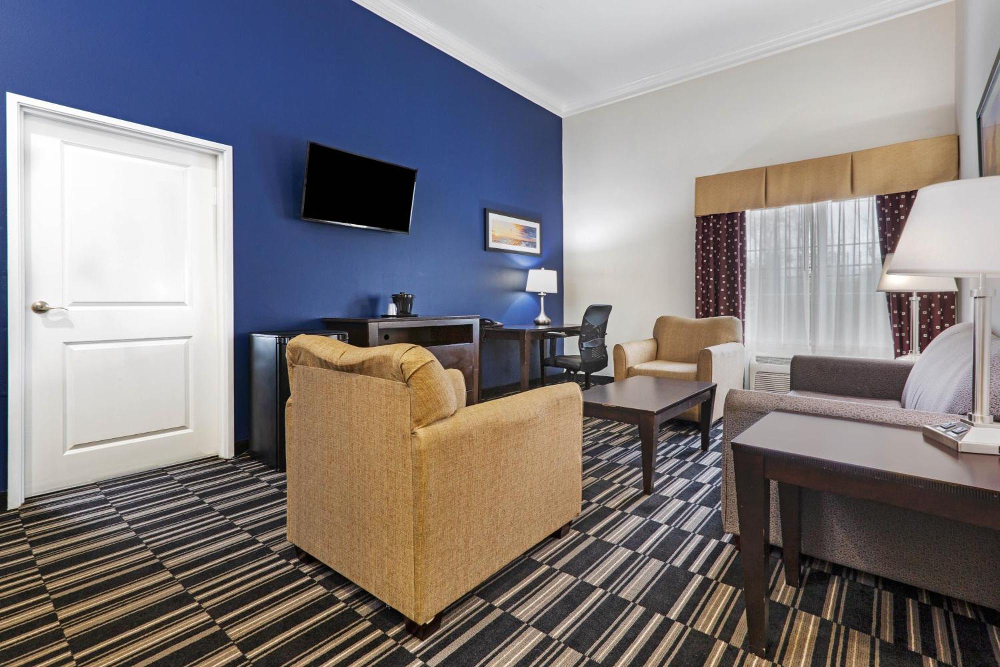 One-Bedroom King Suite - Non-Smoking