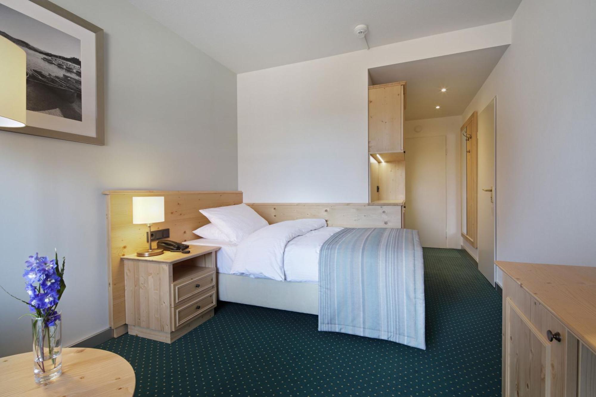 Classic Single Room Forest View,1670699693:JPEG