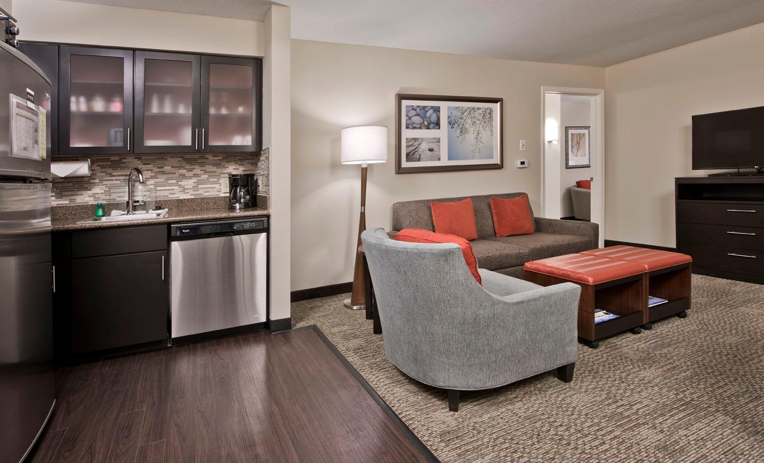 Two-Bedroom Suite with Oner King Bed and One Queen Bed