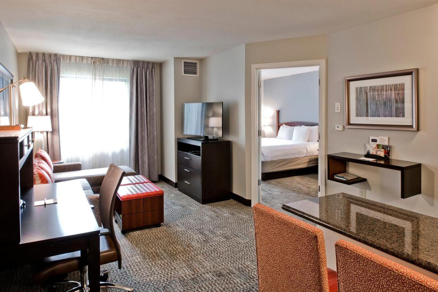 One-Bedroom King Suite