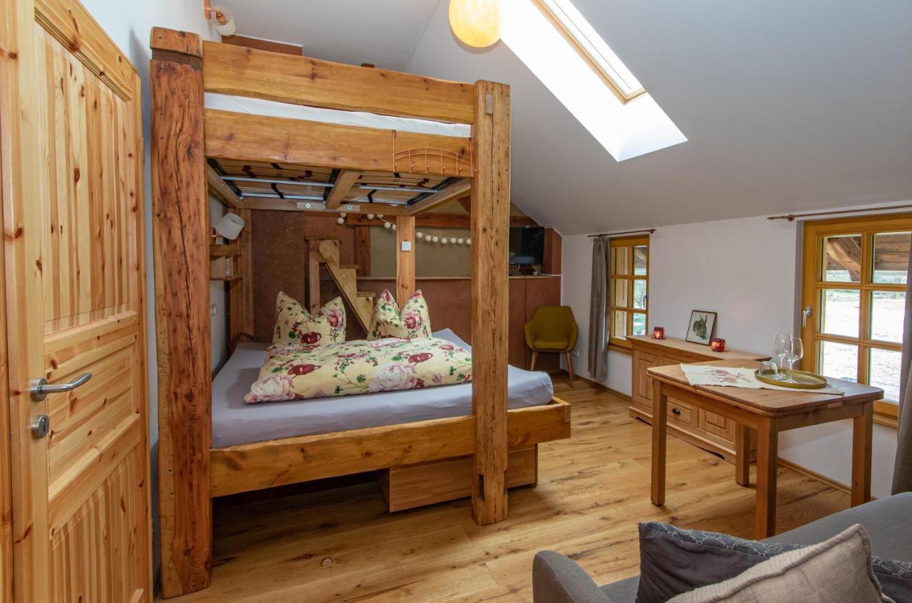 Doppel- oder Zweibettzimmer