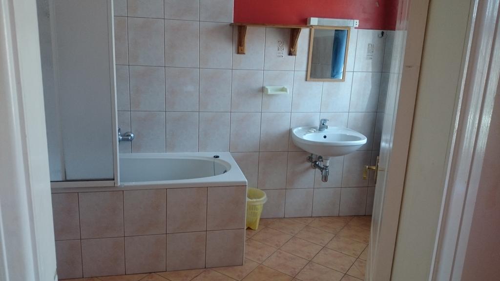 Familienzimmer mit Badewanne