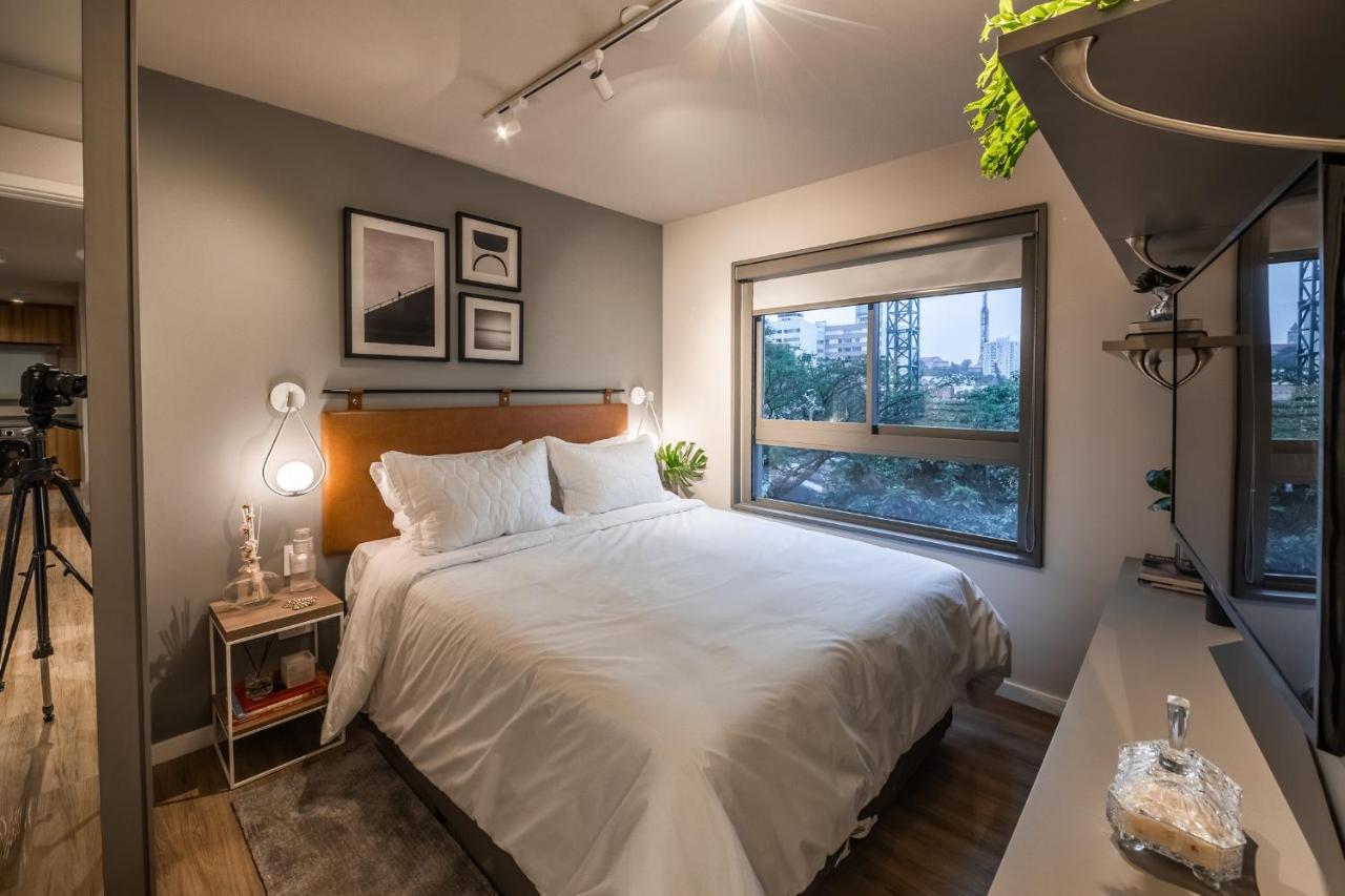 Quarto com Cama Queen-Size e Varanda
