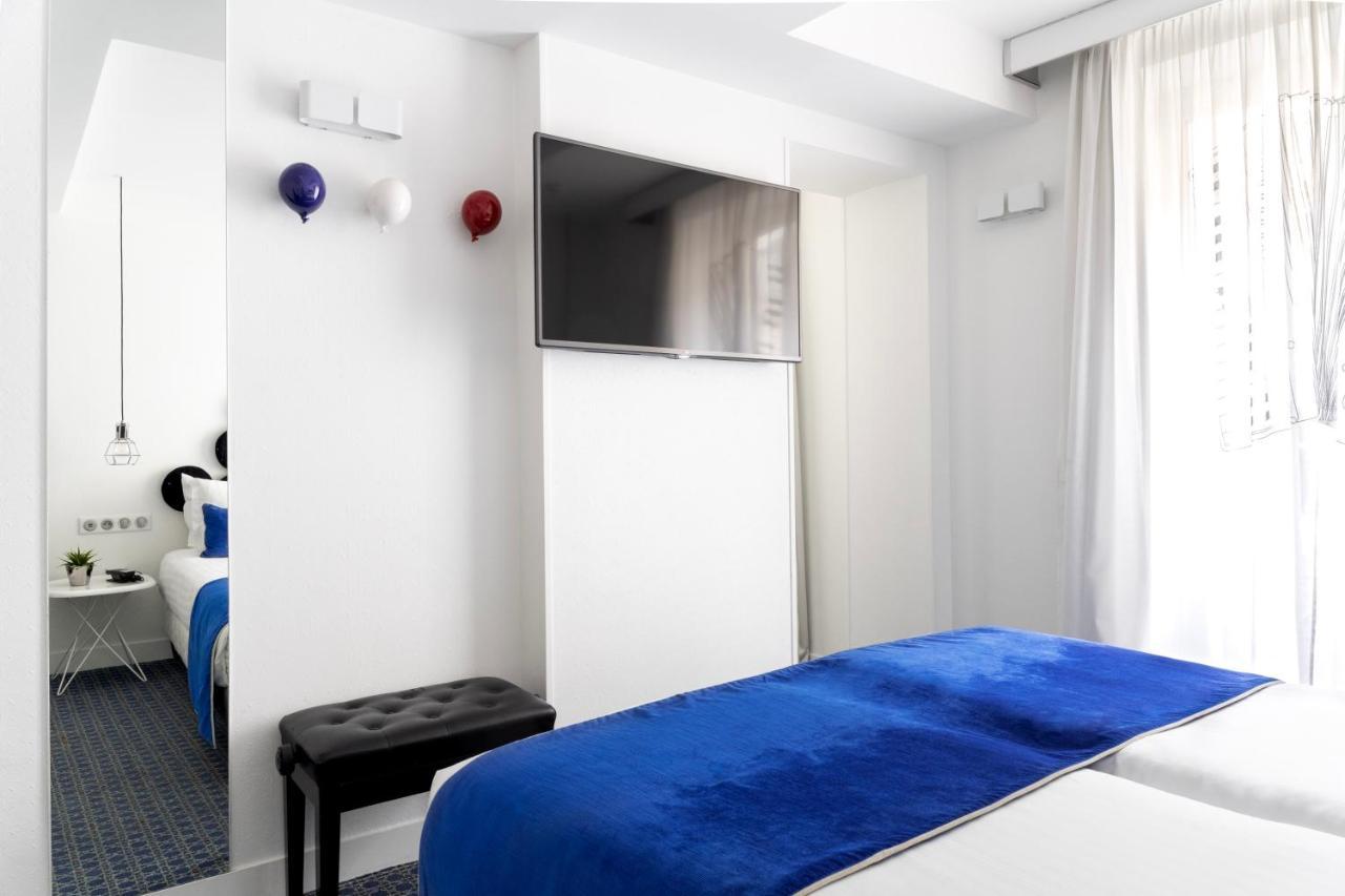 Quarto com 2 Camas de Solteiro