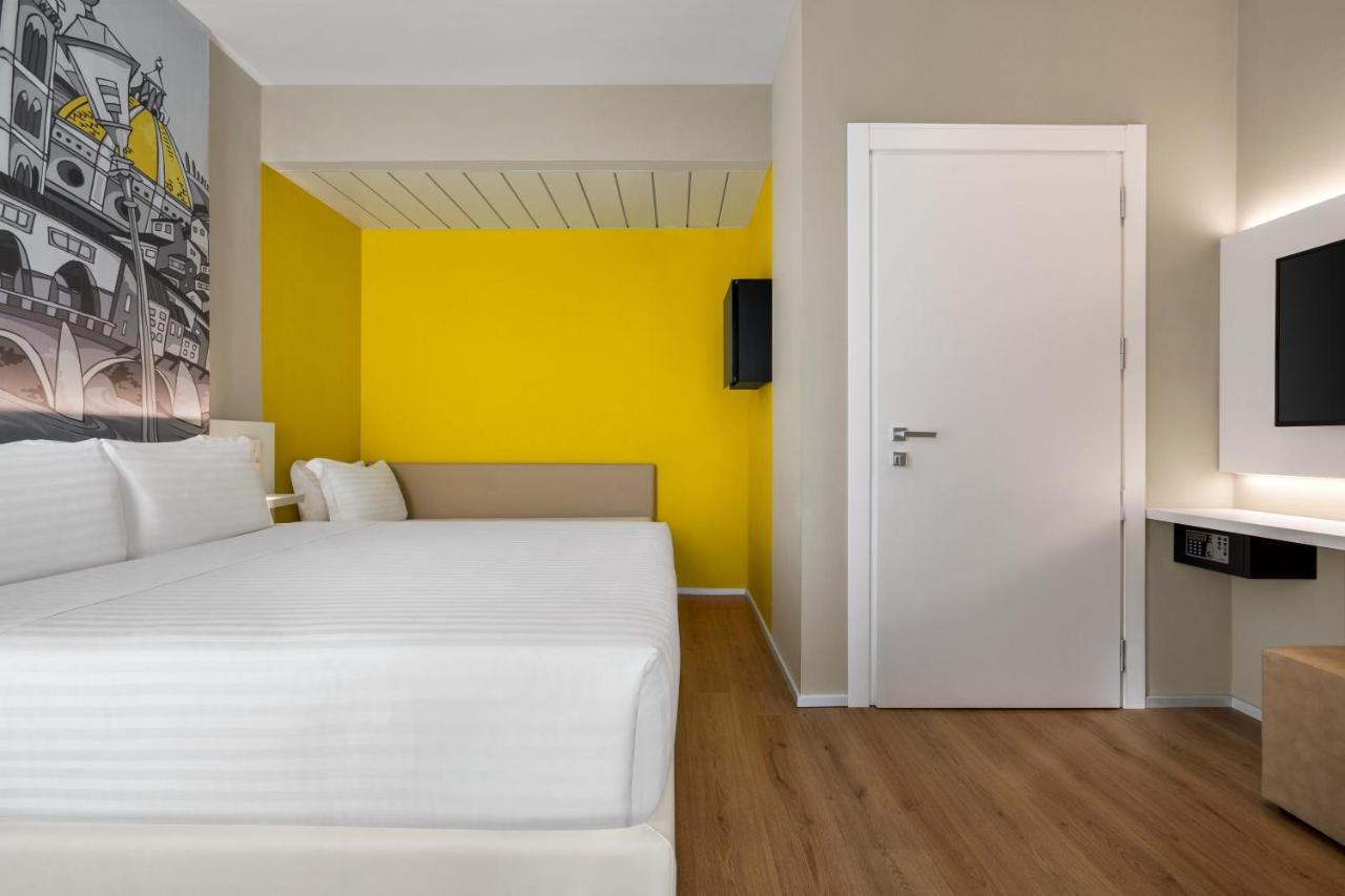 Standaard Kamer met 1 Queensize Bed en 1 Slaapbank - Rookvrij